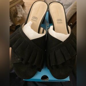 Liz Claiborne Black Ruffled Mules wide width